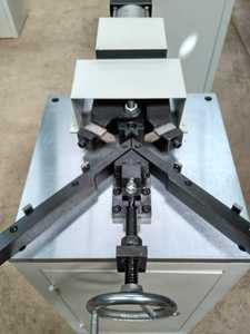 氣動組角機 自動化門窗生產的核心設備